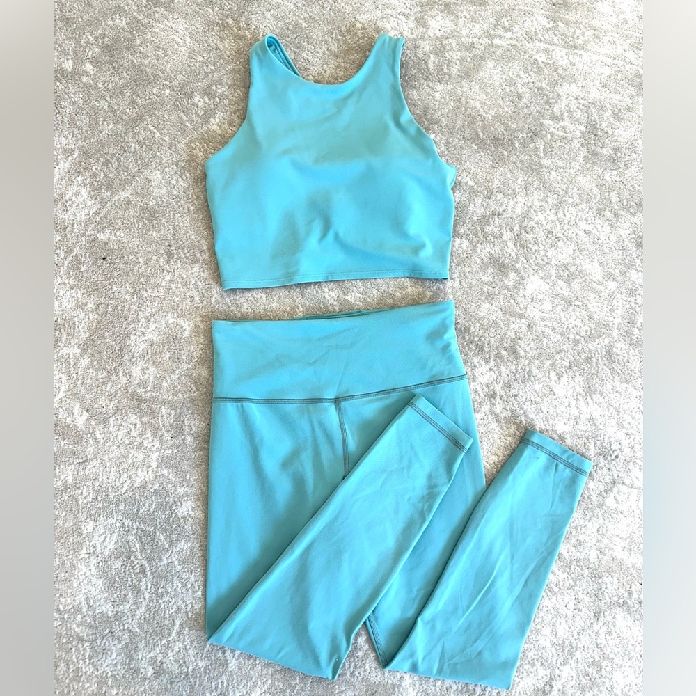 Athleta teal work out set - size S (never worn)